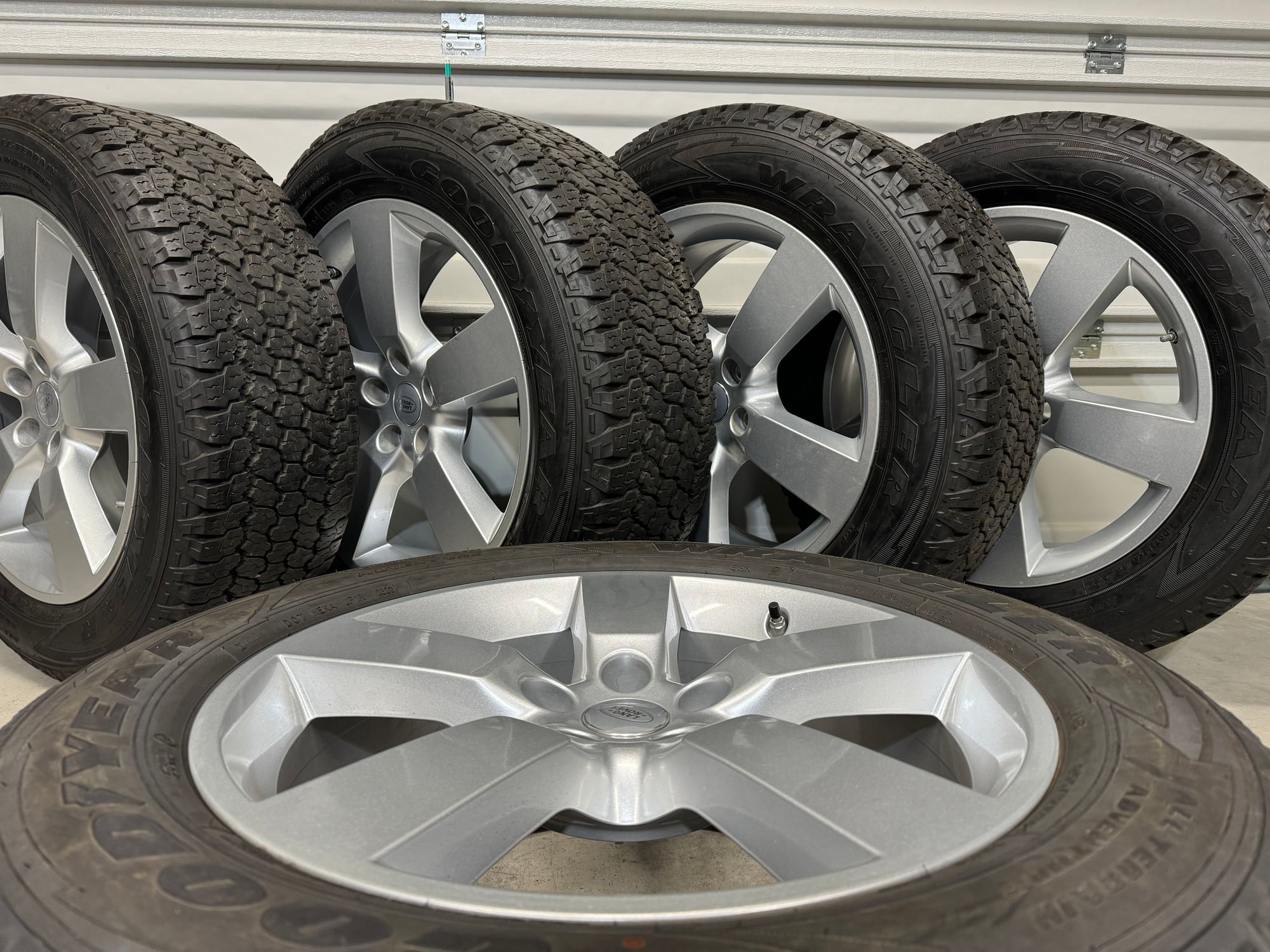 Wheels and Tires/Axles - Set of (5) Land Rover Defender Wheels + Goodyear Tires - Used - All Years  All Models - Fort Worth, TX 76123, United States