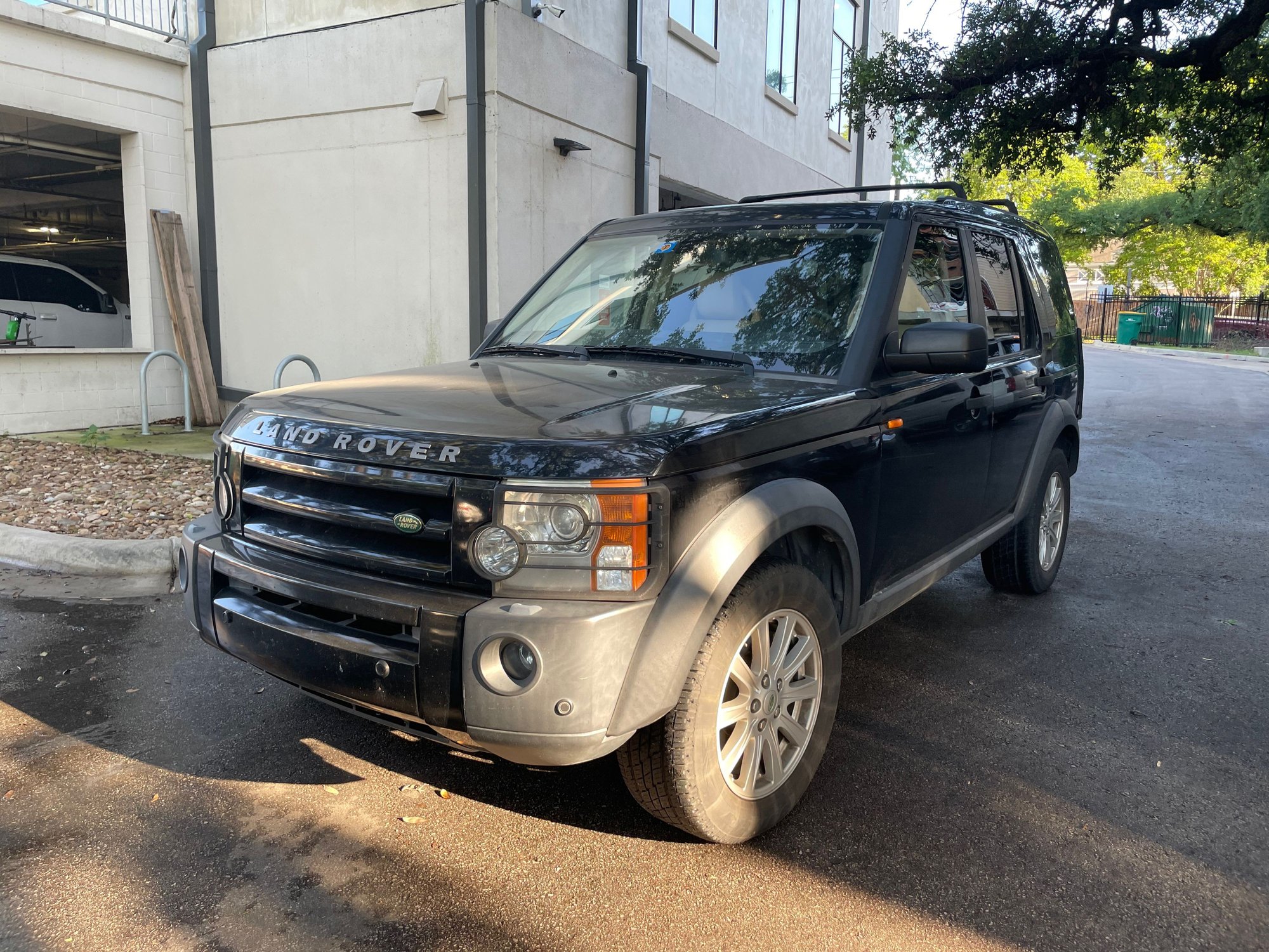 2007 Land Rover LR3 - 2007 LR3 SE w/ extras! - Used - VIN SALAE25497A436467 - 8 cyl - 4WD - Automatic - SUV - Black - Little Rock, AR 72207, United States