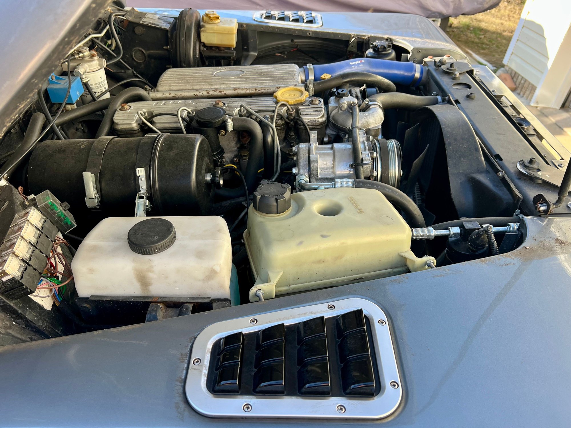 1991 Land Rover Range Rover - 1991 Land Rover Defender - Used - VIN SALLDHMD8FF471696 - 123,400 Miles - 8 cyl - 4WD - Manual - SUV - Silver - Chattanooga, TN 37421, United States