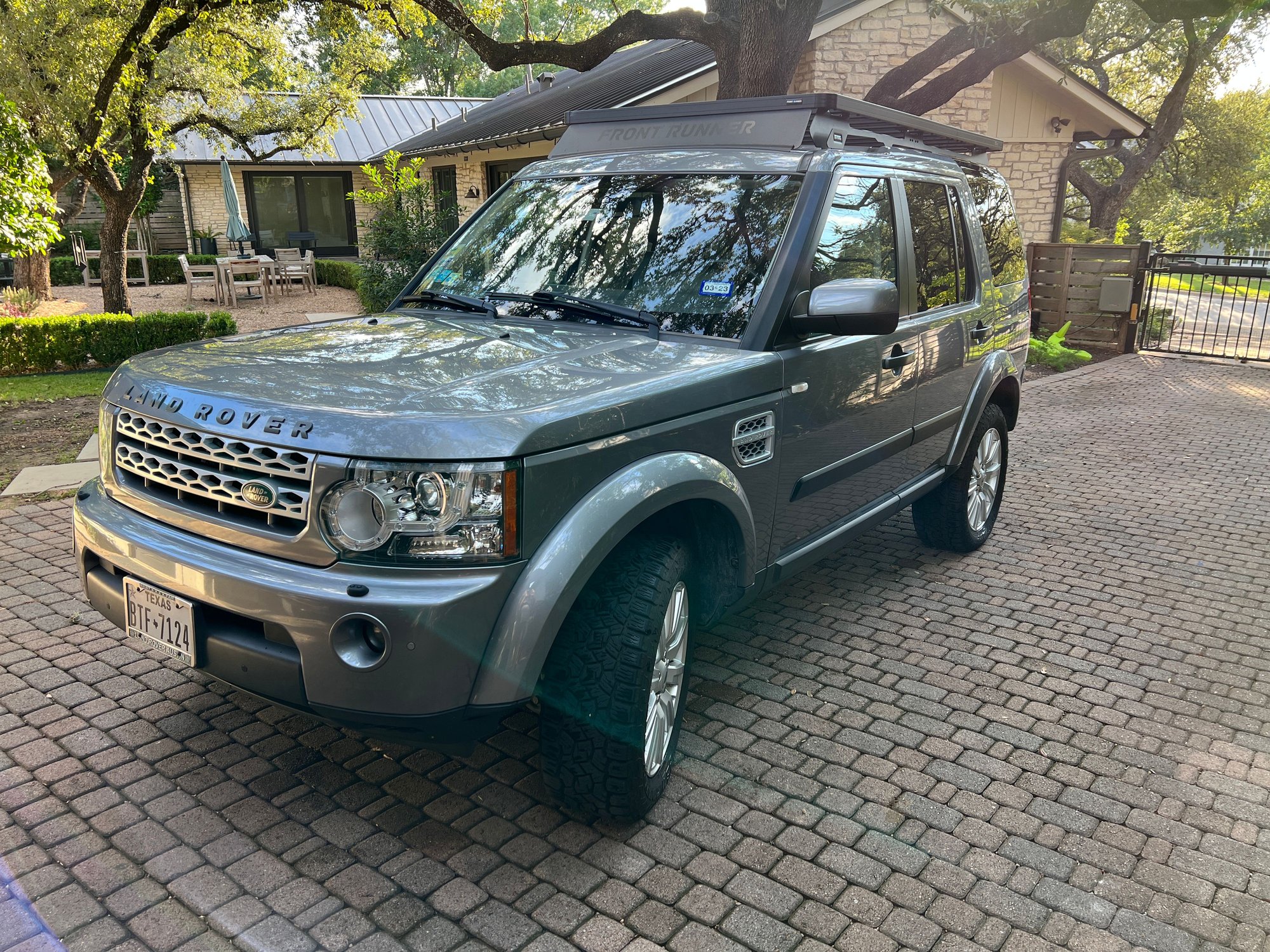 2012 Land Rover LR4 - Single owner 2012 LR4 HSE LUX V8 - Used - VIN SALAK2D4XCA630302 - 90,800 Miles - 8 cyl - 4WD - Automatic - SUV - Gray - Austin, TX 78703, United States