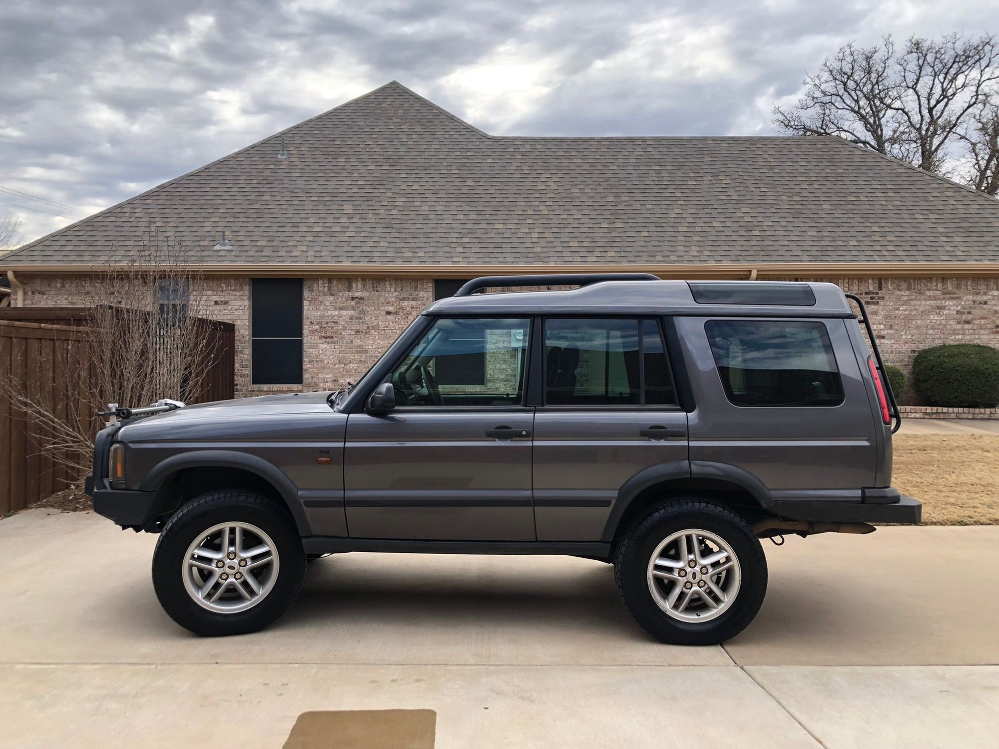 2004 Land Rover Discovery - 2004 Land Rover Discovery SE - 155k Miles - Used - VIN SALTY19404A862421 - 155,073 Miles - 8 cyl - AWD - Automatic - SUV - Gray - Granbury, TX 76049, United States