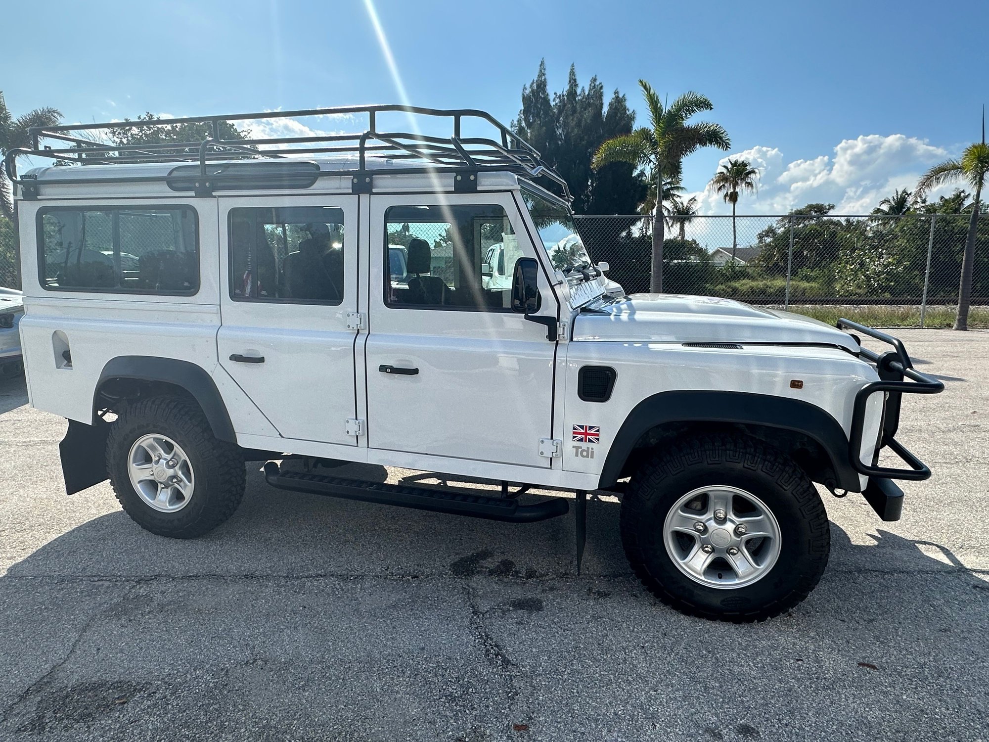 1995 Land Rover Defender 90 - 1995 land rover defender 110 - Used - VIN SALLDHM68MA968960 - 151,788 Miles - 4 cyl - 4WD - Manual - Wagon - White - Delray Beach, FL 33483, United States