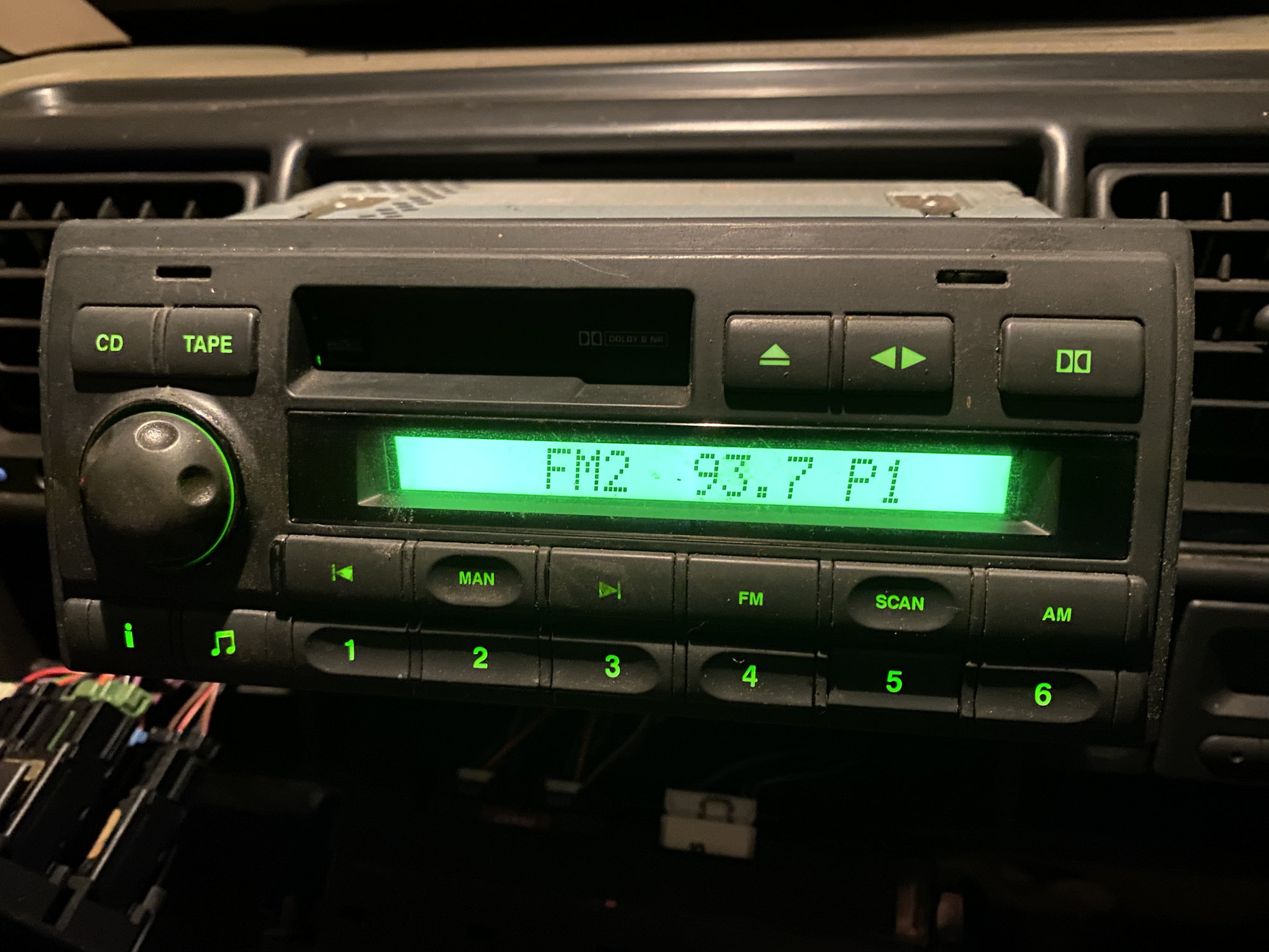 Land Rover Discovery 2 Stock Radio - Land Rover Forums - Land Rover