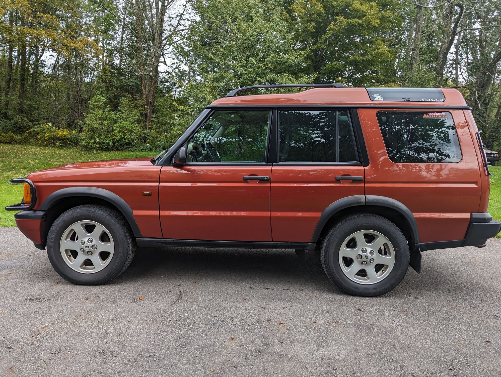 2000 Land Rover Discovery - 2000 Discovery 2, Kinversand Red, make offer - Used - VIN SALTY1242YA240841 - 191,000 Miles - 8 cyl - 4WD - Automatic - SUV - Orange - Lake Ariel, PA 18436, United States