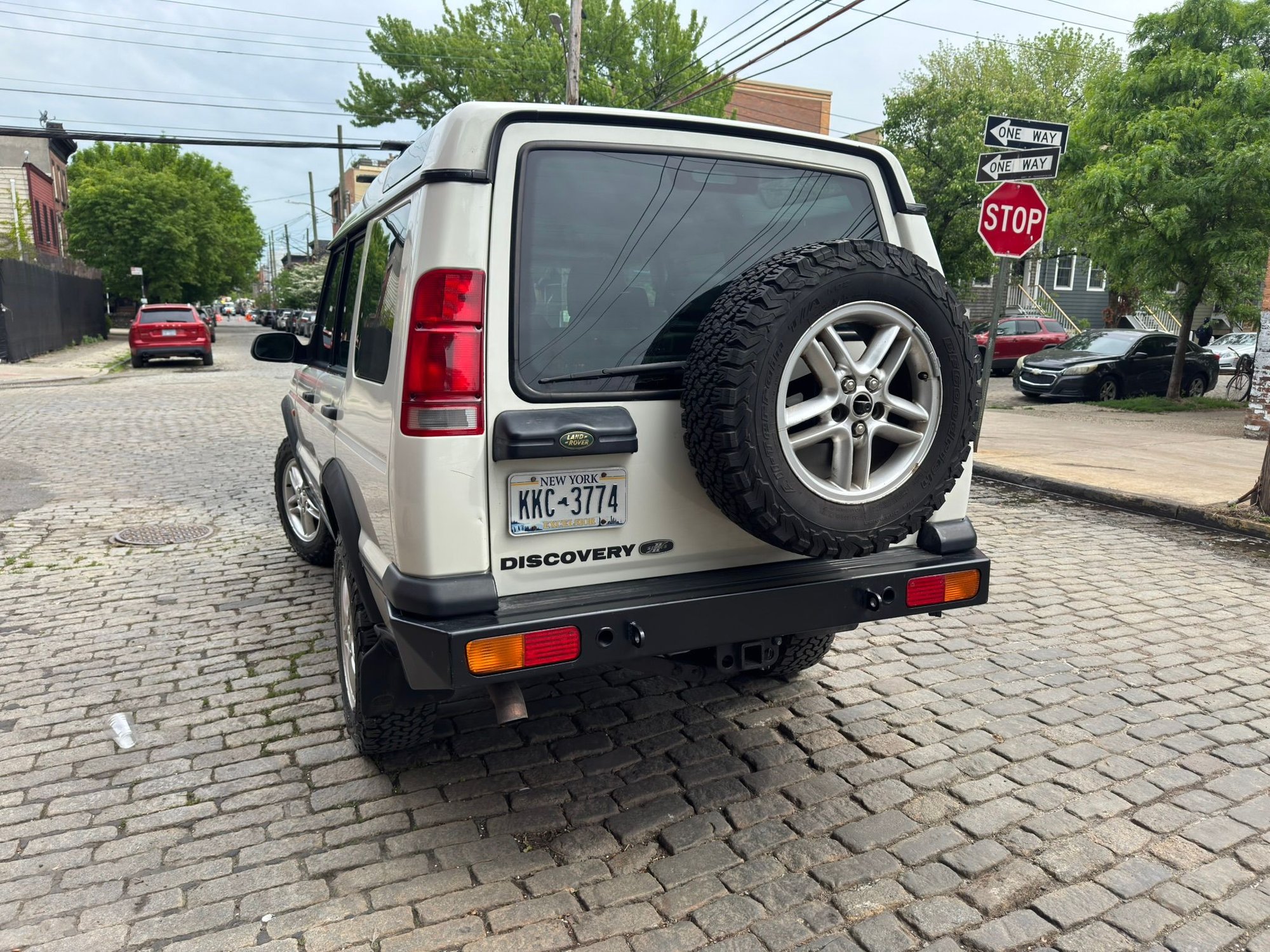 2002 Land Rover Discovery - 2002 Land Rover Discovery 2, well-maintained, upgraded and loved - Used - VIN SALTY12442A751572 - 127,000 Miles - 8 cyl - 4WD - Automatic - SUV - White - Brooklyn, NY 11233, United States
