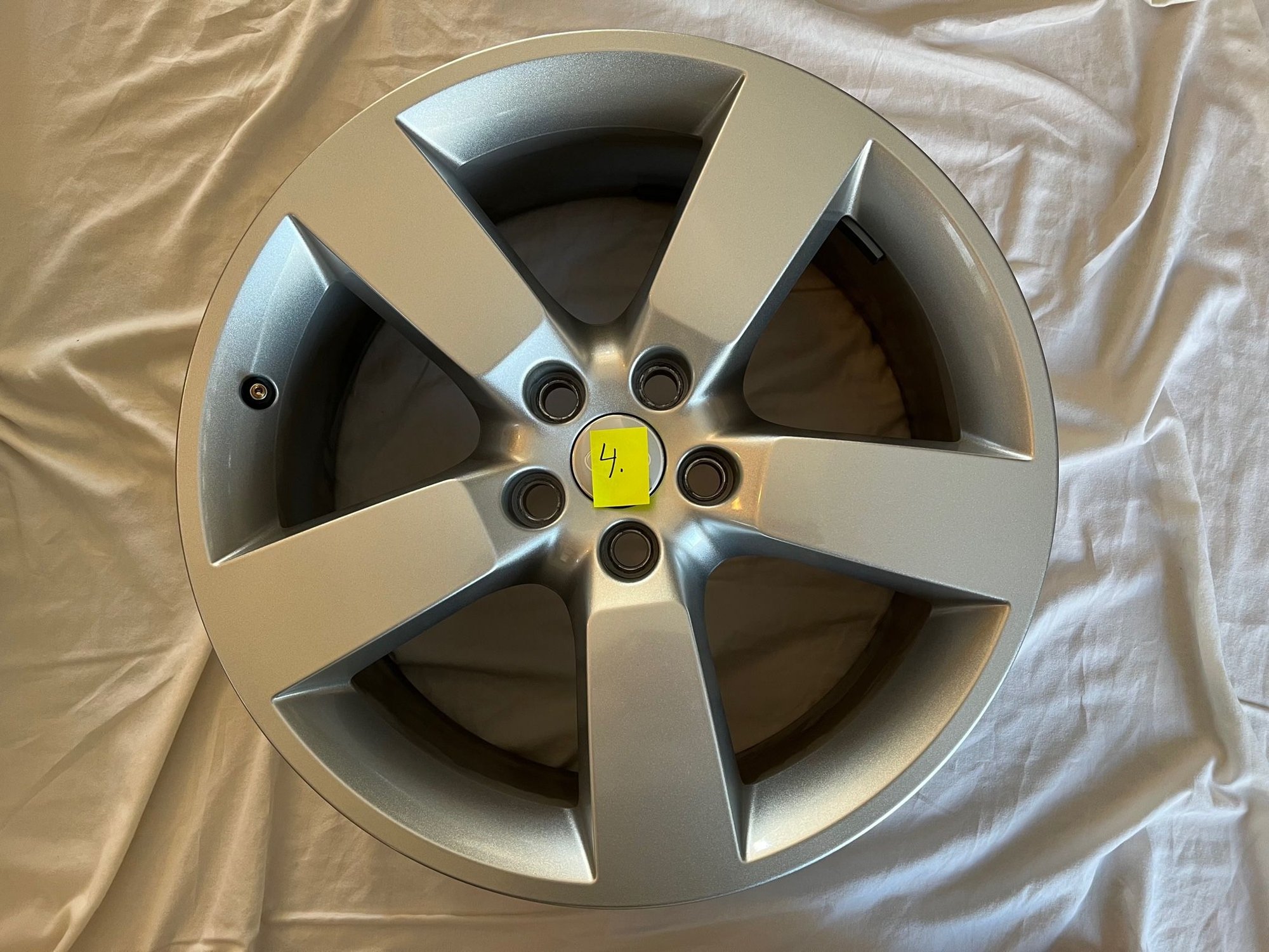 Wheels and Tires/Axles - Set of 4 used 20" Defender Wheels - Used - 2020 to 2022 Land Rover Defender 110 - Duxbury, MA 02332, United States