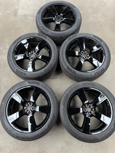 Wheels and Tires/Axles - 300 miles wheels and tires like new - Used - 2023 to 2024 Land Rover Defender 110 - Houston, TX 77046, United States