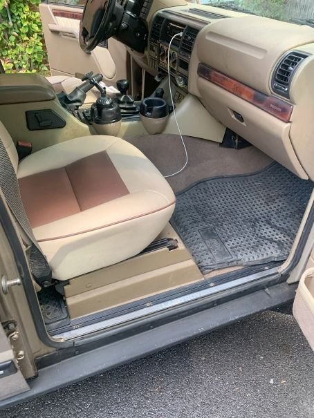 1998 Land Rover Discovery - 1998 Disco 1 NAV 300tdi manual - Used - VIN saljy1245wa777207 - 204,400 Miles - 4 cyl - 4WD - Manual - SUV - Gold - Silver Spring, MD 20901, United States