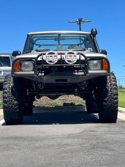 2000 Land Rover Discovery - 2000 Discovery on 40s.. Volvo Portal axles - Used - VIN salty123412345 - 65,000 Miles - 8 cyl - 4WD - Automatic - Convertible - Silver - Tega Cay, SC 29708, United States