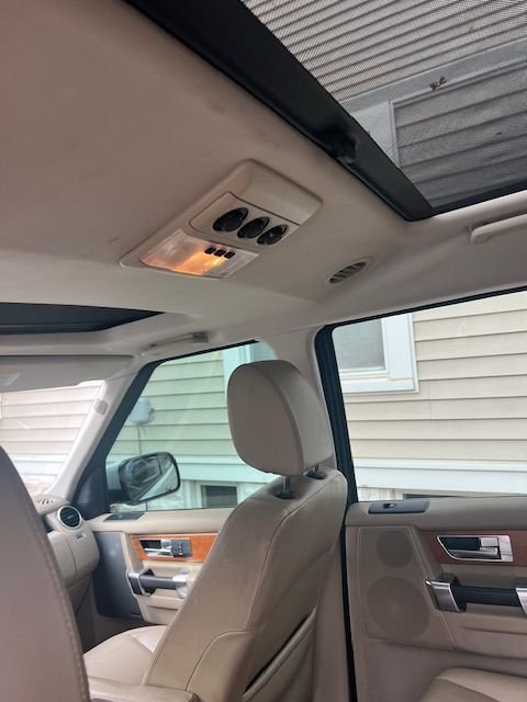 2011 Land Rover LR4 - 2011 Land Rover LR4 HSE - Used - VIN SALAK2D49BA556501 - 168,139 Miles - 8 cyl - 4WD - Automatic - SUV - White - Wellington, KS 67152, United States