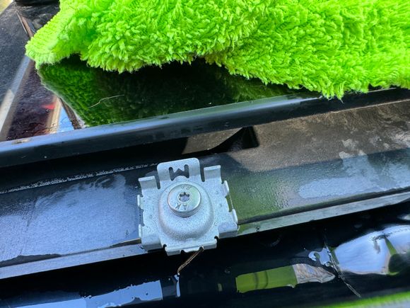 REAR DRAIN HOLE / ALT: The rear drain hole location. 