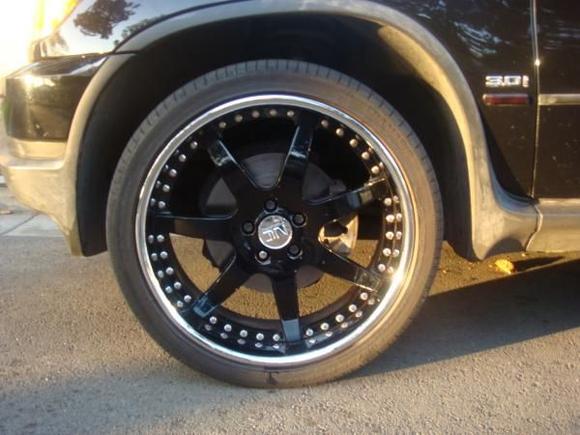 MAKE ME an offer for the rims 
22" black/Chrome NC forged
(310)666-9162
pplanner126@yahoo.com