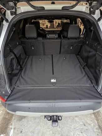 CanvasBack overview in a 2018 Discovery 5 HSE with 3rd row optioned 