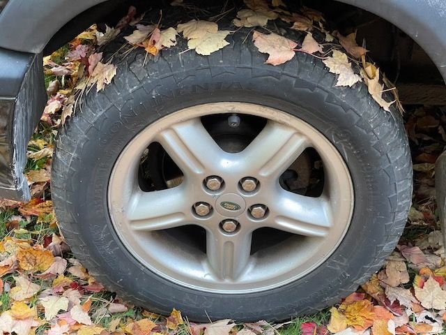 Wheels and Tires/Axles - Best Stock tires, very low milage. Continental TerrainContact 255/55r18 - Used - 2001 to 2004 Land Rover Discovery - Toronto, ON M6P3T5, Canada