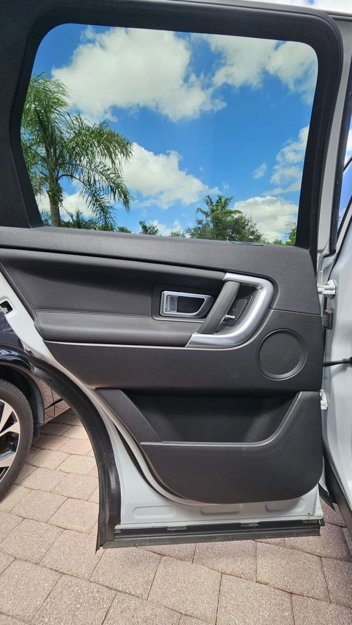2019 Land Rover Discovery Sport - Land Rover Discovery Sport HSE 49000 miles - Used - VIN SALCR2FX9KH807004 - 49,100 Miles - 2 cyl - 4WD - Automatic - SUV - White - Royal Palm Beach, FL 33411, United States