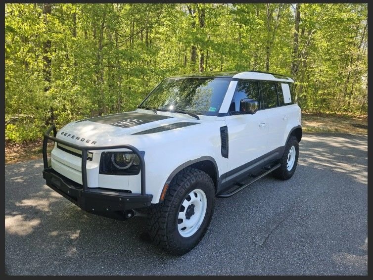 2022 Land Rover Defender - 2022 Defender 110 SE w mods - Used - VIN salep7ru5n2104665 - 65,000 Miles - 6 cyl - AWD - Automatic - SUV - White - Stafford, VA 22556, United States