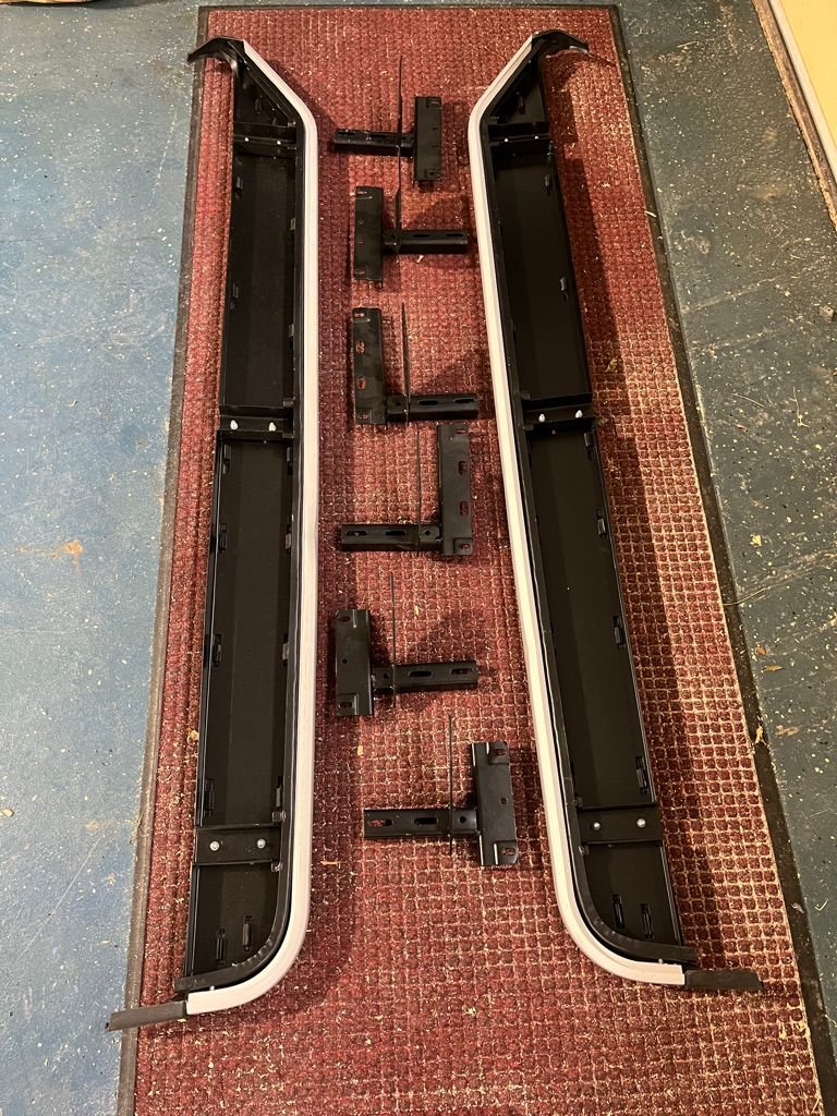 Exterior Body Parts - LR4 / LR3 Running Boards - Used - 2010 to 2016 Land Rover LR4 - 2005 to 2009 Land Rover LR3 - Sandwich, MA 02537, United States