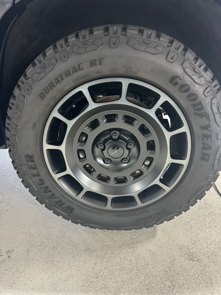 Wheels and Tires/Axles - 2026 Defender OCTA OEM 20" 5 wheel and tire takeoff set. - New - 2026 Land Rover Defender 110 - San Diego, CA 92037, United States