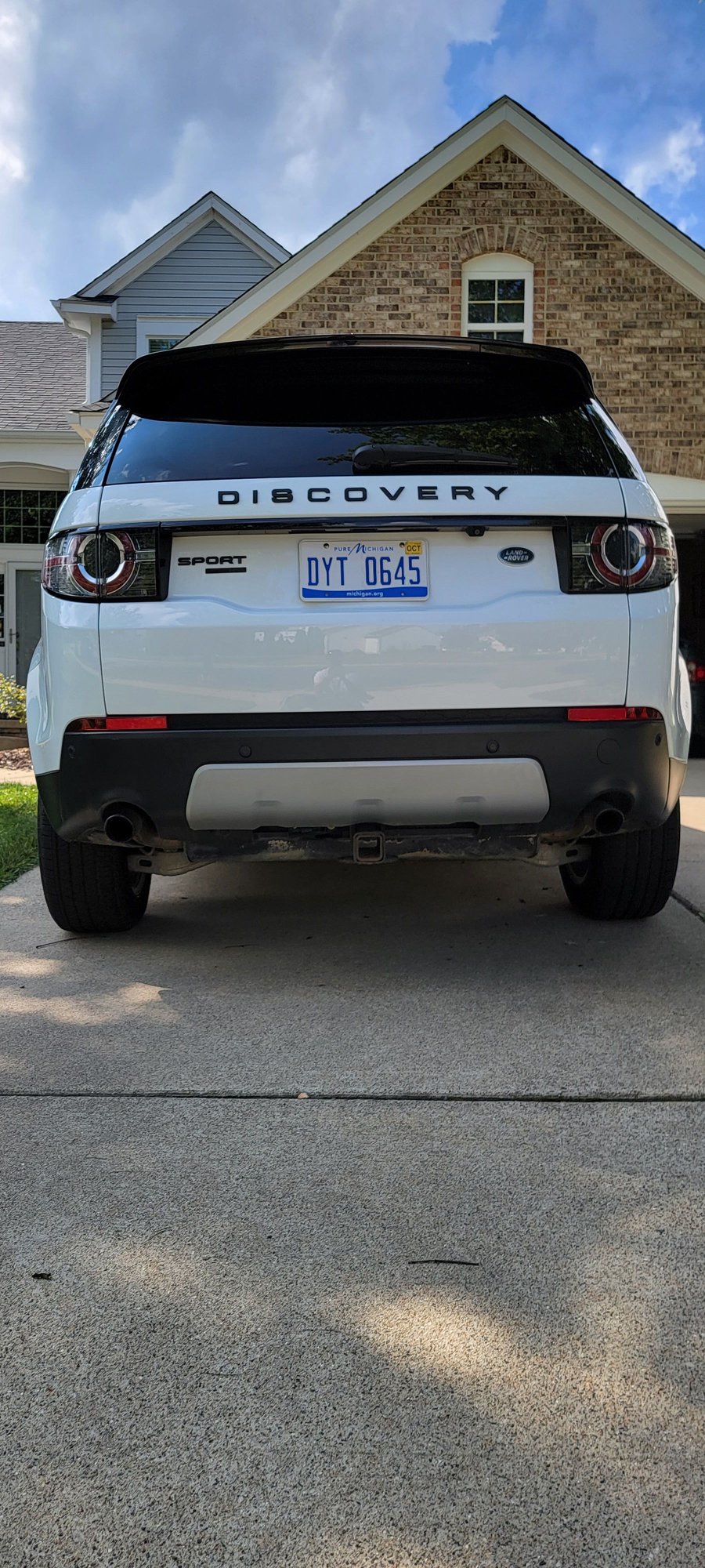 2017 Land Rover Discovery Sport - 2017 Land Rover Discovery Sport HSE - Used - VIN SALCR2BGXHH715446 - 38,574 Miles - 4 cyl - AWD - Automatic - SUV - White - Ann Arbor, MI 48108, United States
