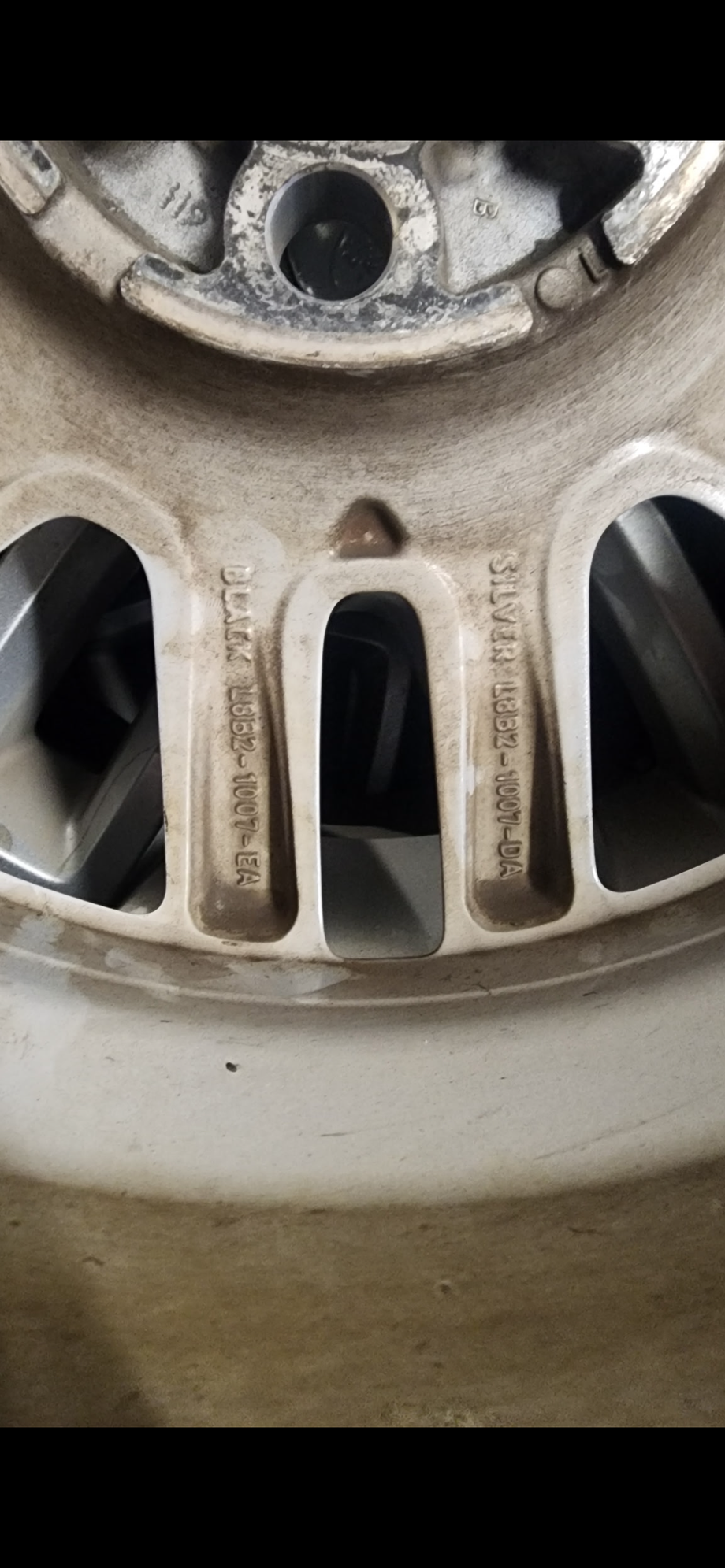 Wheels and Tires/Axles - Land Rover rims and tires Set of 5( price 1600$ cash preferred ) - Used - All Years  All Models - Camarillo, CA 93012, United States