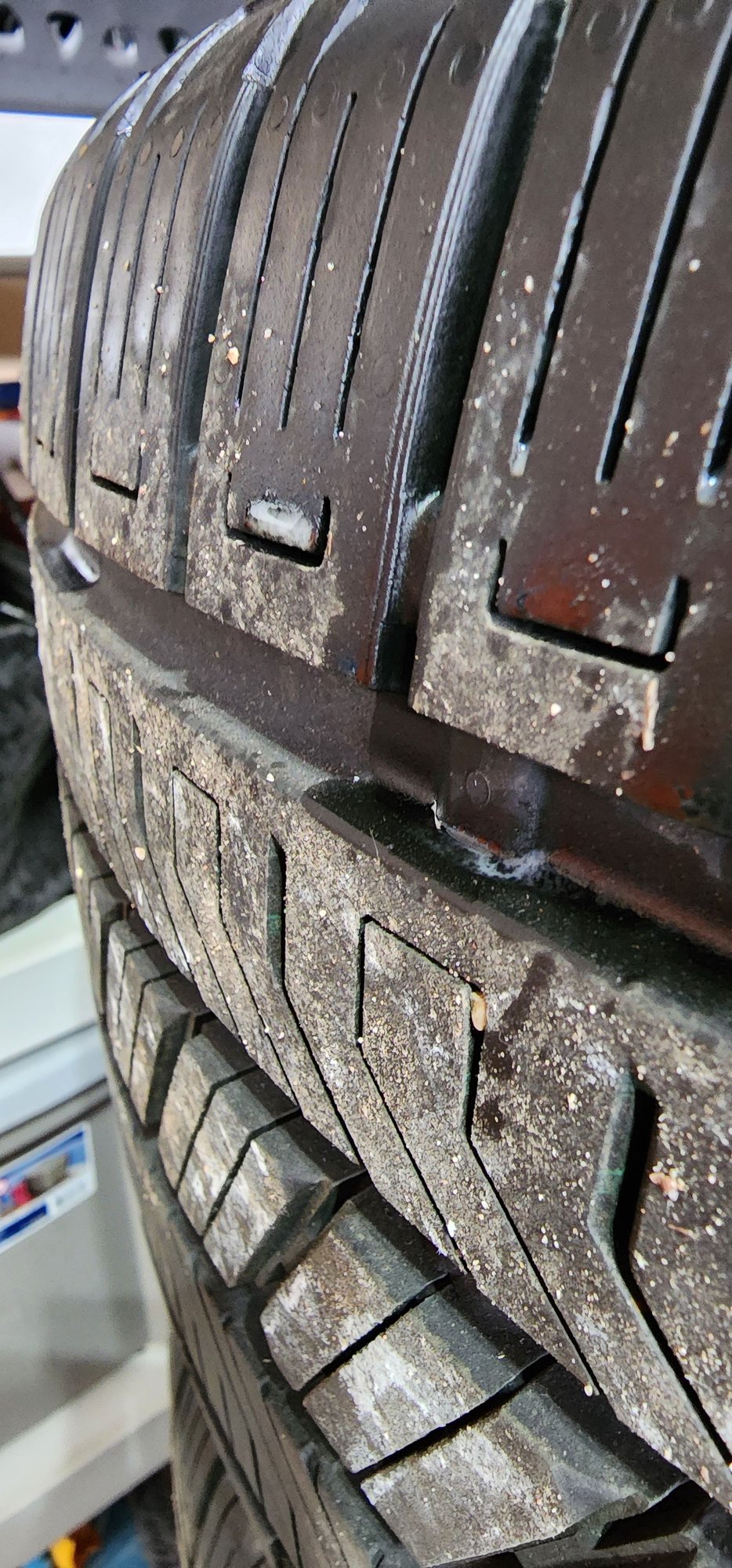 Wheels and Tires/Axles - Take offs Defender 5098 22" Gloss Black - Used - 2020 to 2024 Land Rover Defender 110 - Colorado Springs, CO 80923, United States