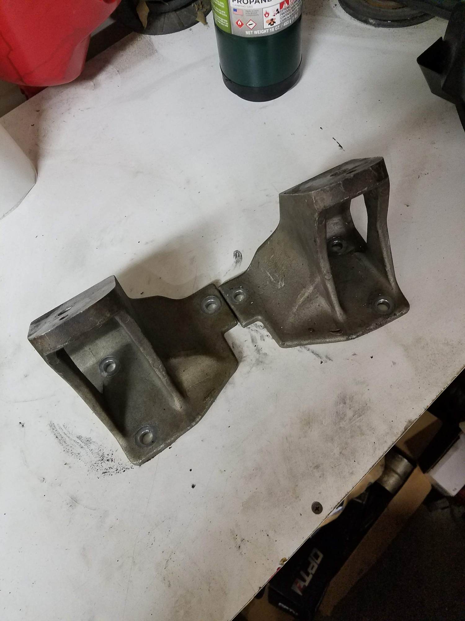  - 97-04 C5 Engine Motor Mount Brackets - St.louis, MO 63129, United States