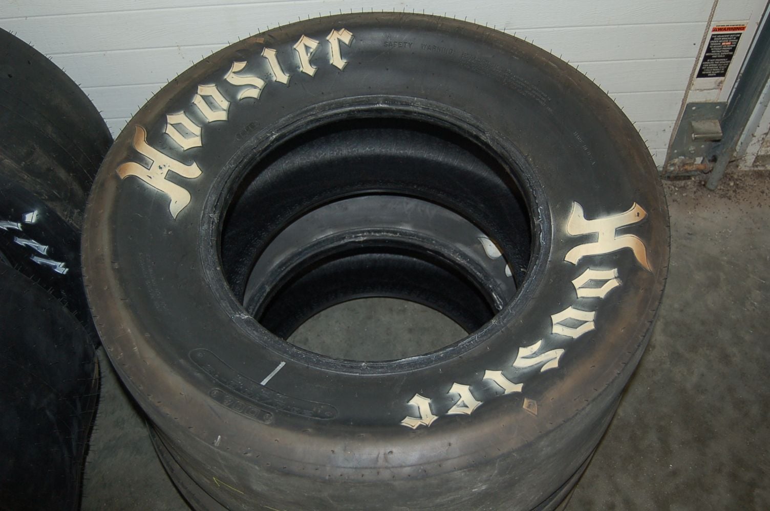  - Used Hoosier 28 X 10 X 15 - D06 COMPOUND - $225 plus shipping - Carlinville, IL 62626, United States