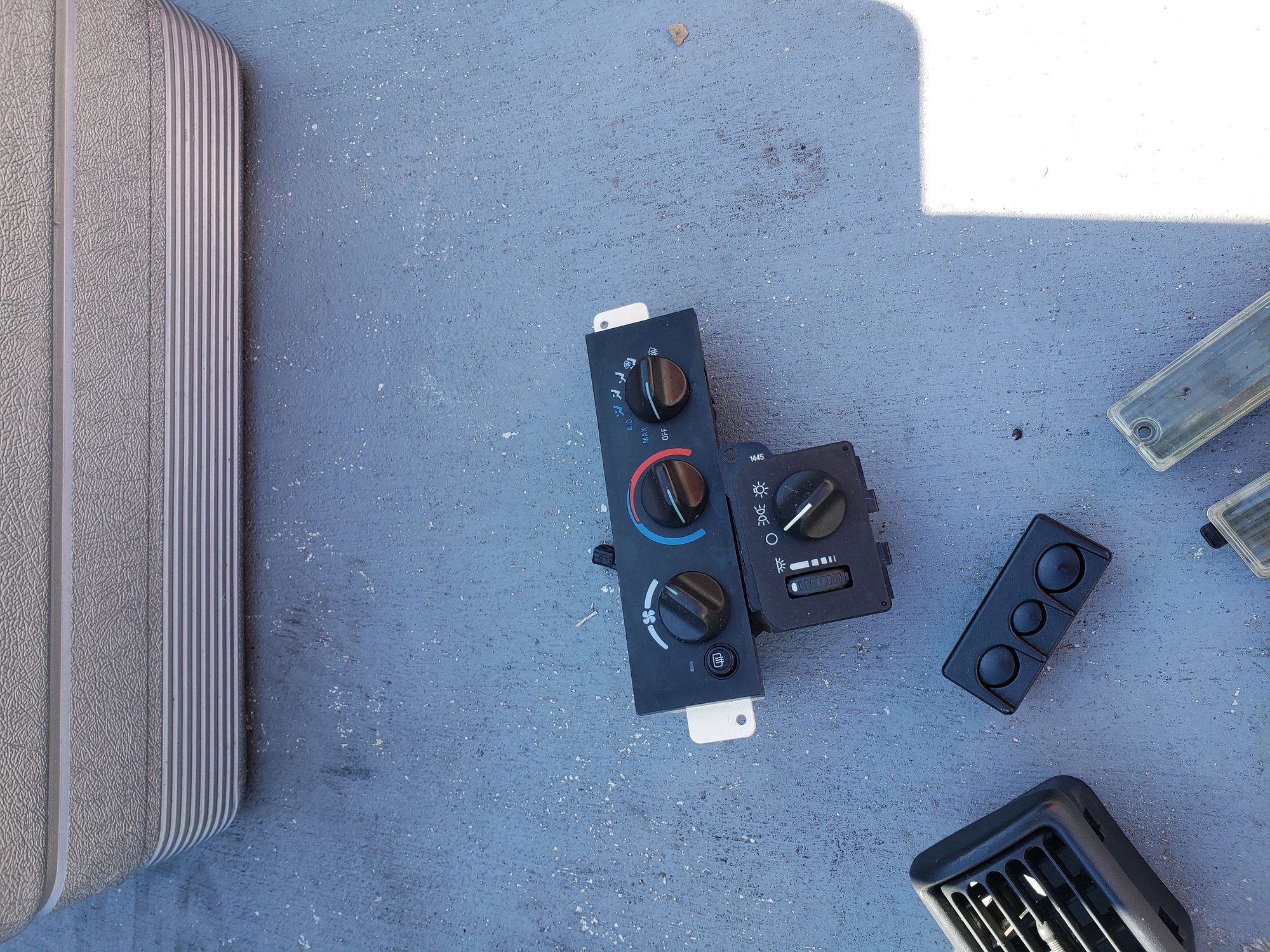  - Assortment of Fbody parts, tail lights, LS1 swap, T56 swap, interior parts, plus more - Fort Lauderdale, FL 33321, United States