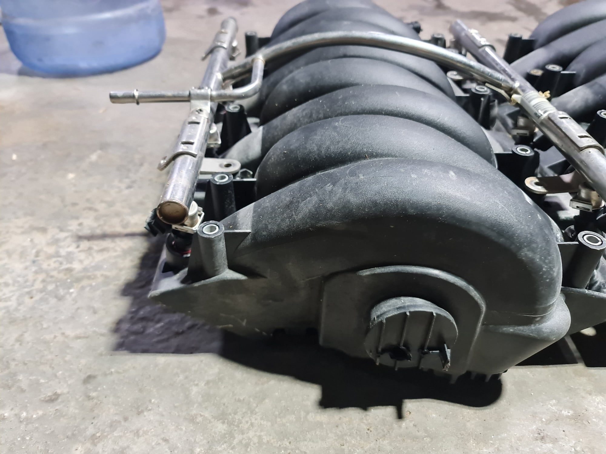 Engine - Intake/Fuel - 8x ls3 intake manifolds bare and complete damage intakes read please! - Used - 0  All Models - Bahrain