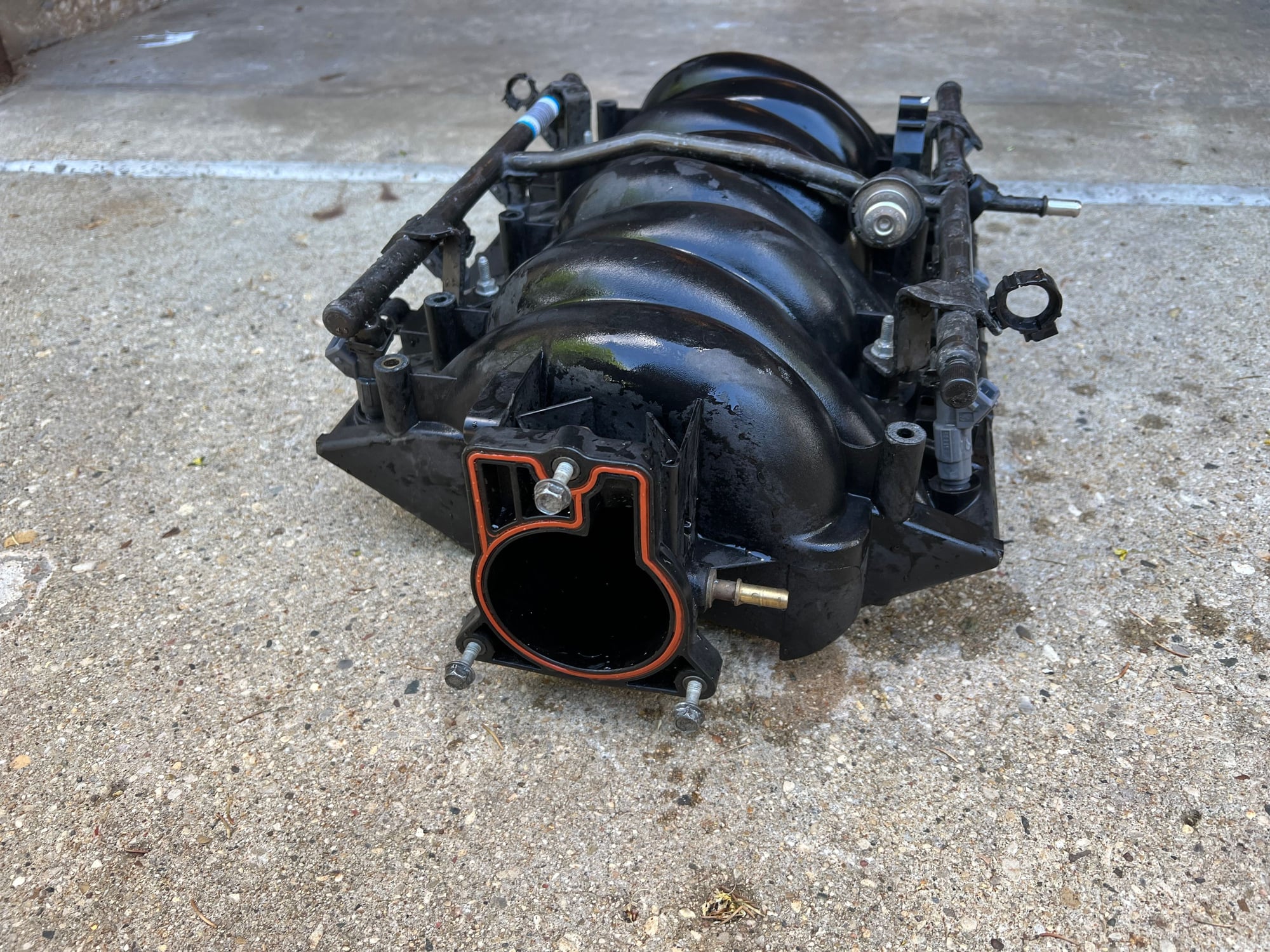 Engine - Intake/Fuel - Ls6 intake with fuel rail and injectors - Used - 0  All Models - Elgin, IL 60120, United States
