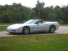 My dads 02 C5 at Eddyville Roadcourse