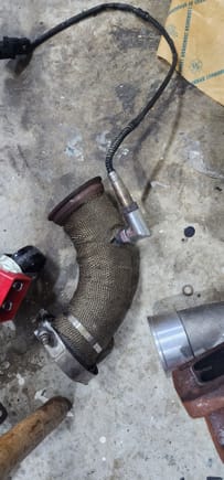 i added this angled boot so it clears the BOV better. if its straight up its hard to thread into the down pipe