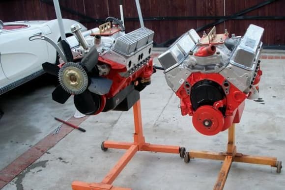 Left: 1972 C20 dished piston 383, currently has a C1 engine mount. I installed the truck engine on 11/15/2008, ran 12.64 on 11/22/2008, and pulled the engine back out the following weekend.
Right: The 62 Vette's original 62 327 block, topped with AFR heads