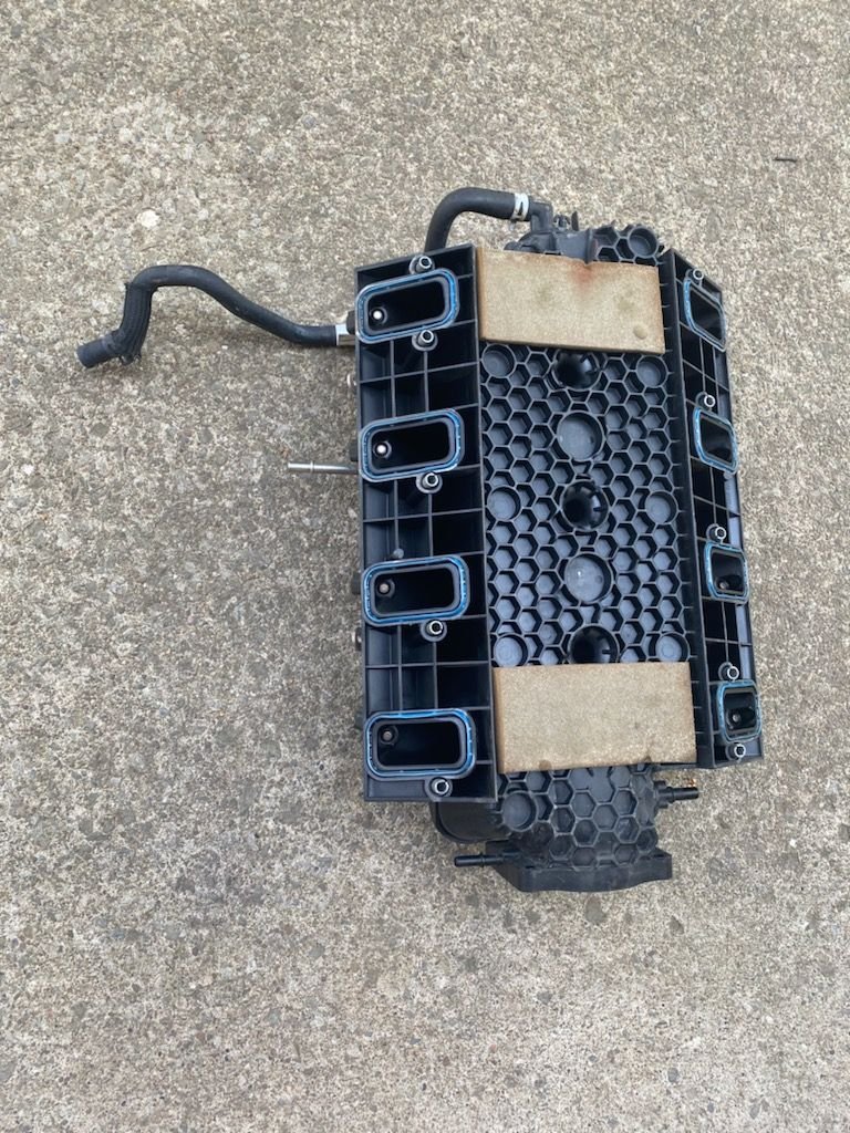 Engine - Intake/Fuel - 2016 Chevy SS LS3 Intake - Used - 2008 to 2016 Any Make All Models - Lockport, NY 14094, United States