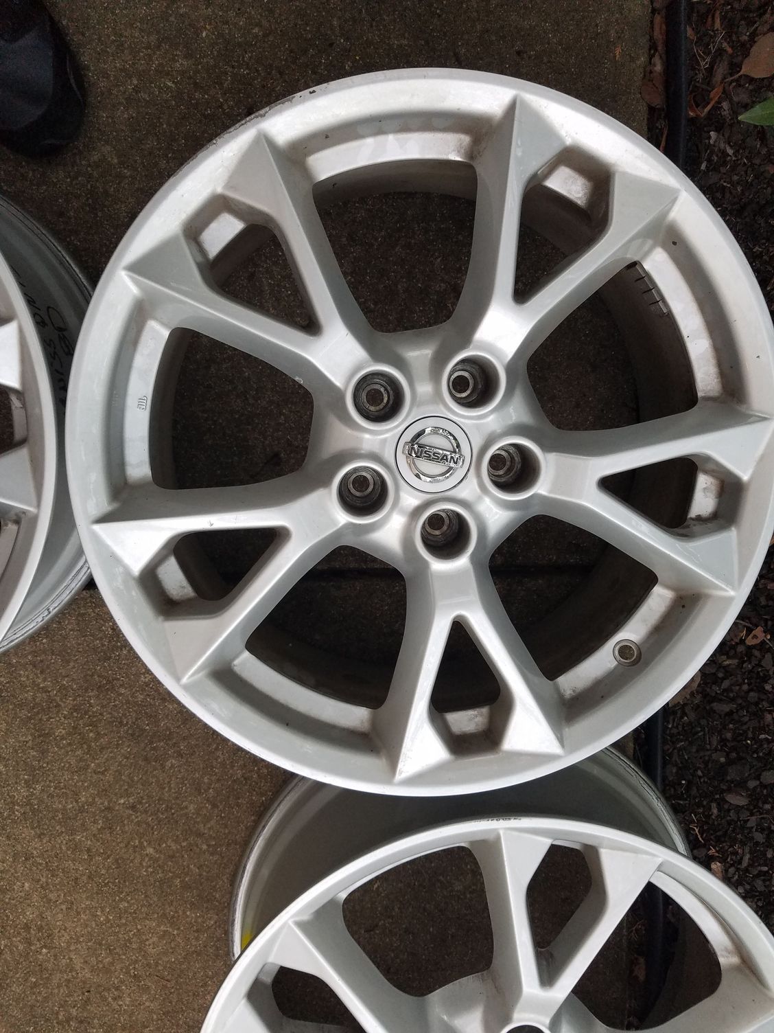 VA FS: 2012 OEM Maxima Rims 18 - Maxima Forums