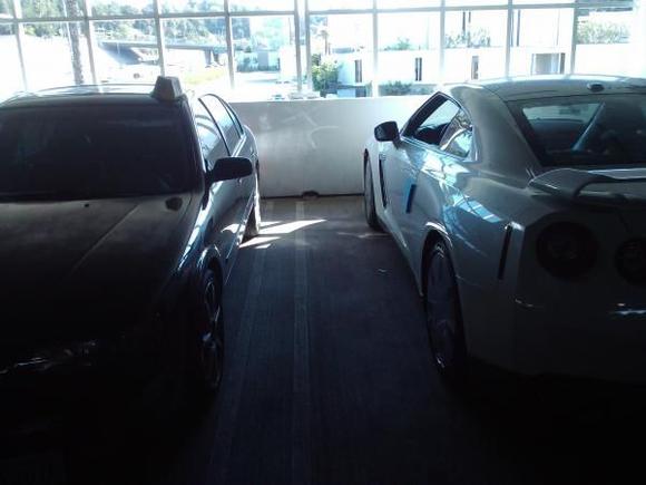 Max taking a pic with a new 0/10 gtr...