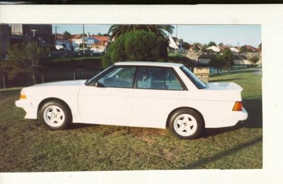 NissanBluebird 000