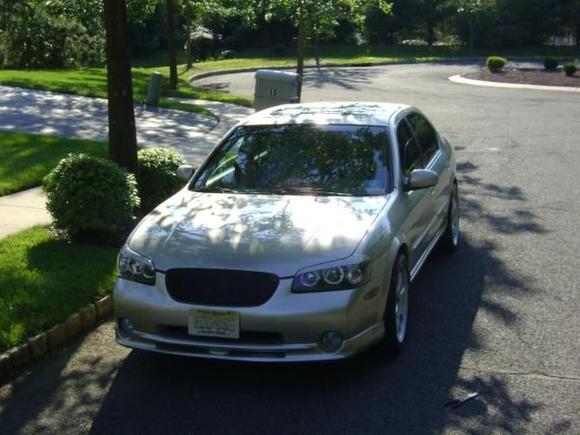 Perhaps I should take another pic of this. The grille is so black it looks like nothing's there (in this pic at least). EDIT: The original pic is larger and the grille doesn't look as black