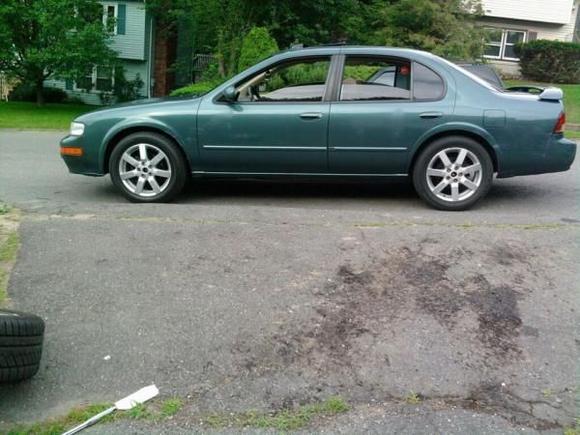 Maxima 2010 or 2011 when i first got the car and changed the rims as you see the old ones in the pic