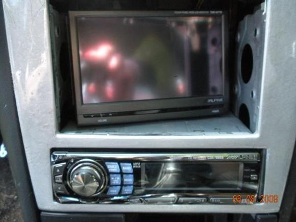 Came with an in dash screen and alpine head.