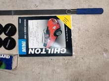 Manuel, Serpentine belt tool, oil chance socket, and jack pads