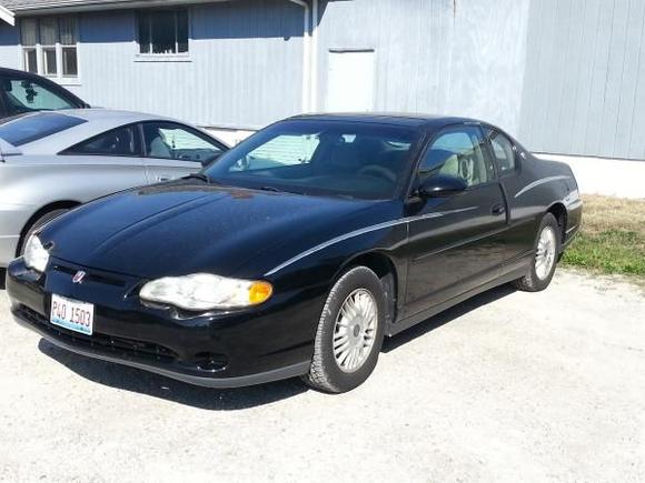 At the Nail Salon...

The grey stripe looks cheesy irl, but ok here, lol...