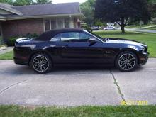 2013 GT cnv.  roush upgrades, triple black, 5.0/auto,19wheels