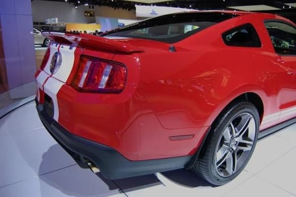 2010 Ford Mustang Shelby GT500 Passenger Side Rear Corner