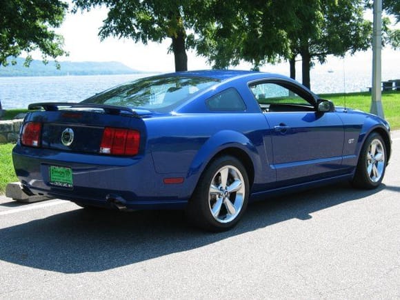 2005 Mustang GT - Sonic Blue - Black leather interior - 5 speed MT - 03