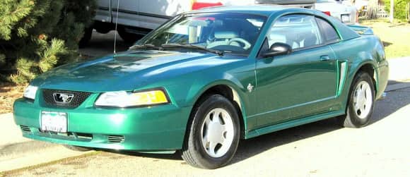 Green Mustang Front quarter sm