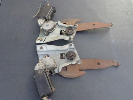 1973 Caprice Rear Quarter Power Window Regulators