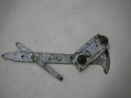 1966-67 Door Window Regulator - RH