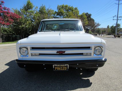 1968 Chevrolet C10 Custom Pickup