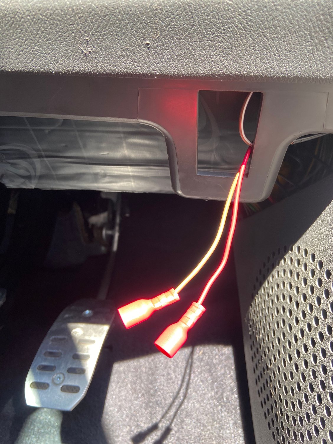 When the dash was out I spotted this cut out that fitted an interior light probably used on Ghia modes so added extra courtesy lamps. I made a bracket and done one on the passenger side too